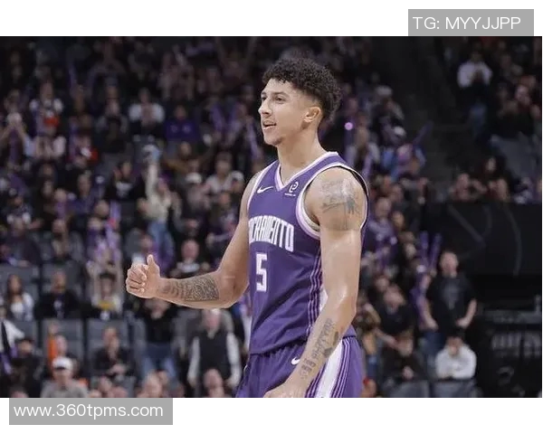 生涯新高！24号秀克利福德12中7拿到18分1板2助1帽